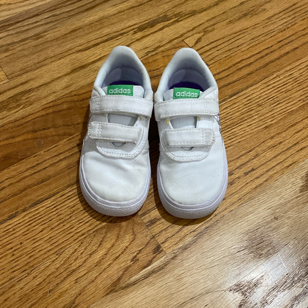 Buzz adidas tennis shoes